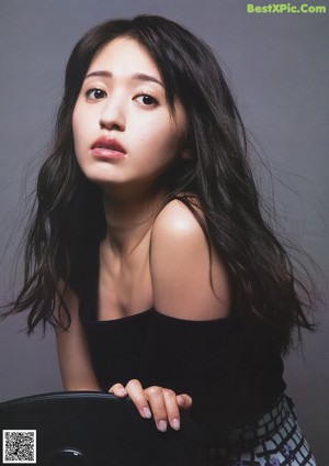 Rikako Aida 逢田梨香子, Young Gangan 2019 No.23 (ヤングガンガン 2019年23号)